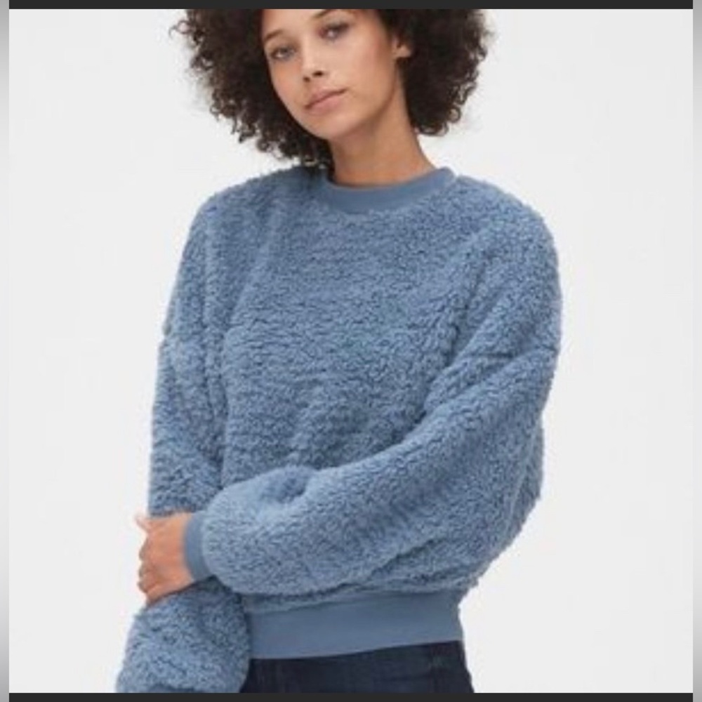 🎉HP🎉 New Gap Women’s Blue Pullover Fuzzy Soft Sweater Size Medium